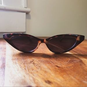 Cat-eye Sunglasses - Tortoise